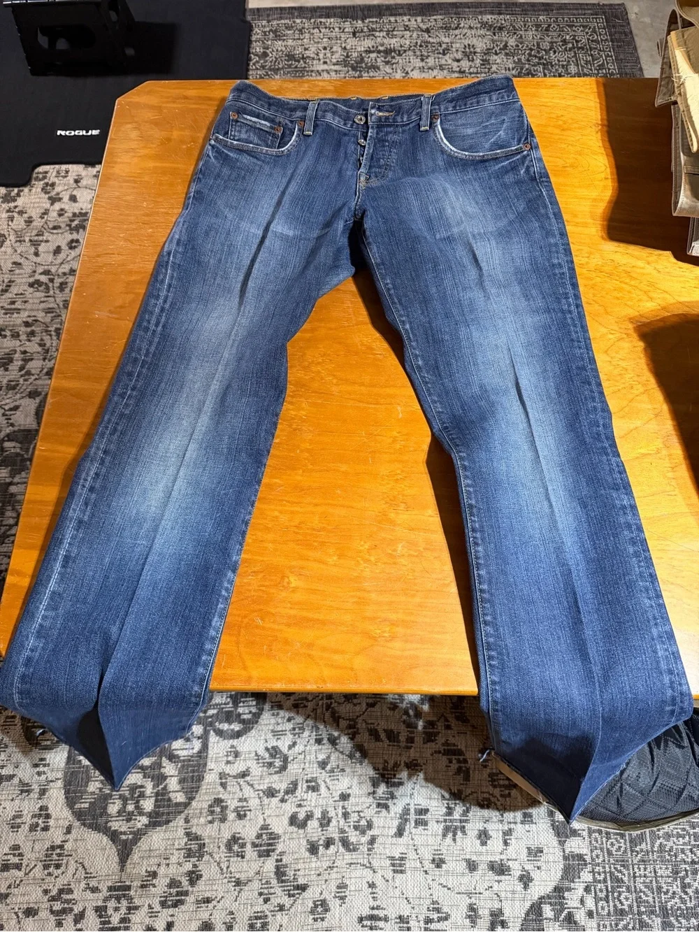 Lucky Brand Dungarees - slim bootcut jeans in a classic medium wash
